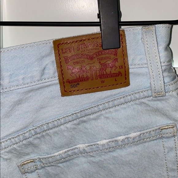 NWOT Levi Shorts high rise - Picture 4 of 6